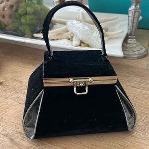 Vintage Toledano 80s large clutch purse. Floral.